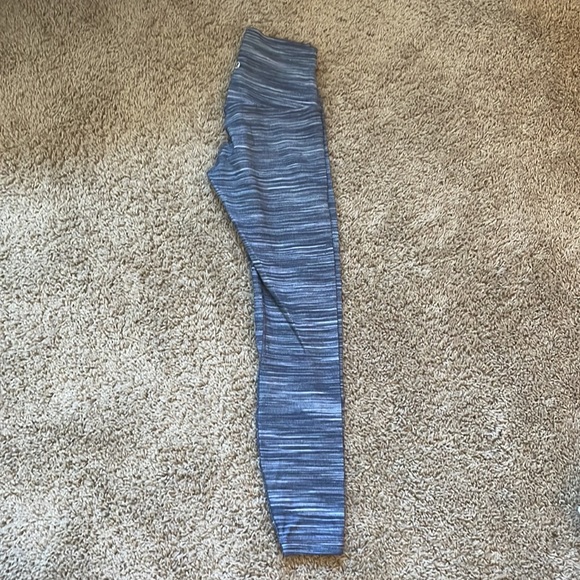 Lululemon align 25 inch - Picture 2 of 5